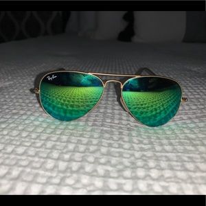 Green Rayban Aviator